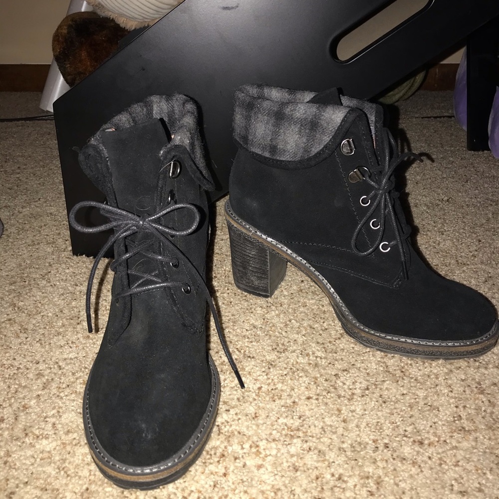 White mountain booties